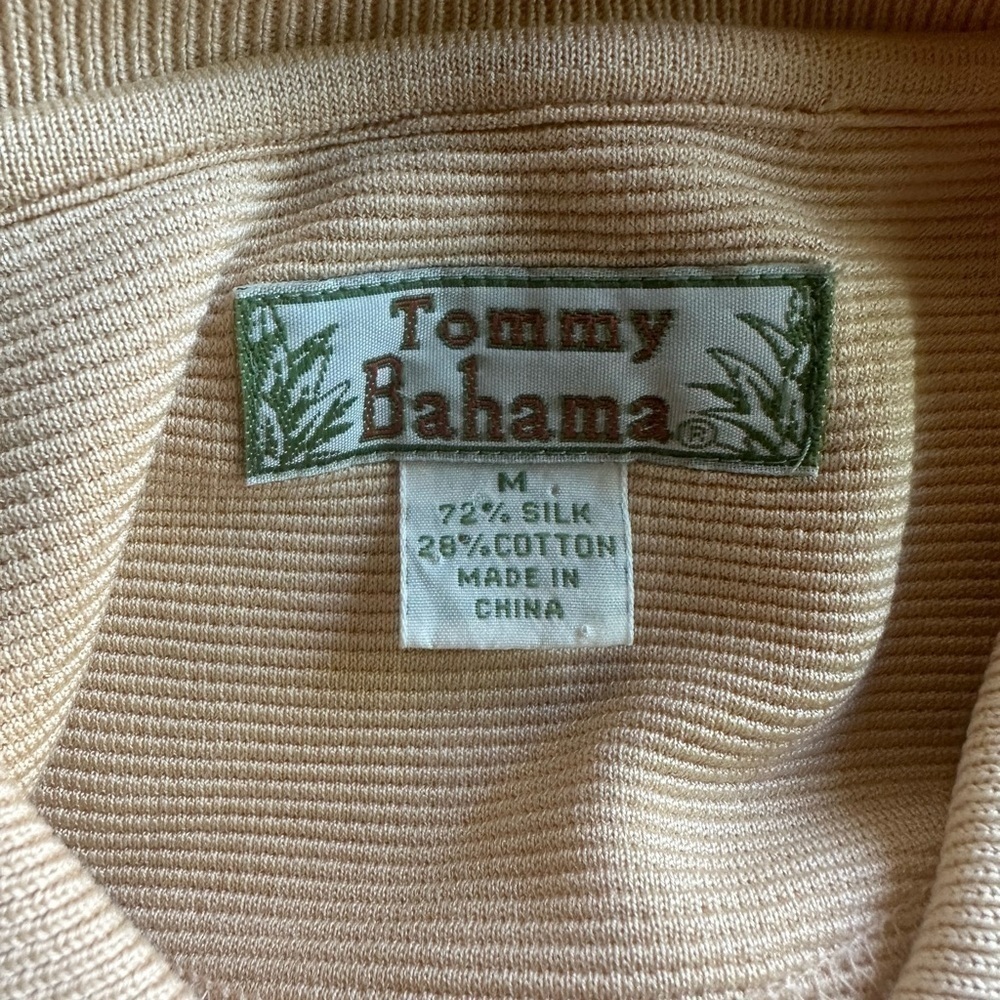 Men’s pre own as is Tommy Bahama size M medium silk polo shirt yellow - Picture 3 of 3